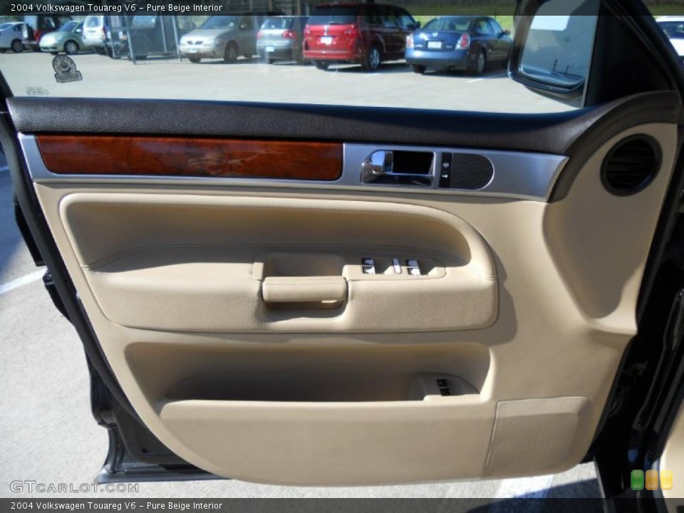 Pure Beige Interior Door Panel for the 2004 Volkswagen Touareg V6 #44945453