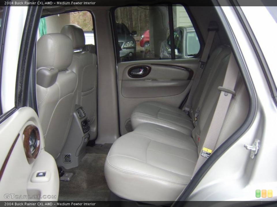 Medium Pewter Interior Photo for the 2004 Buick Rainier CXL AWD #44947217