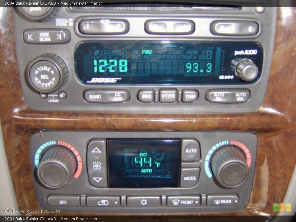 Medium Pewter Interior Controls for the 2004 Buick Rainier CXL AWD #44947360