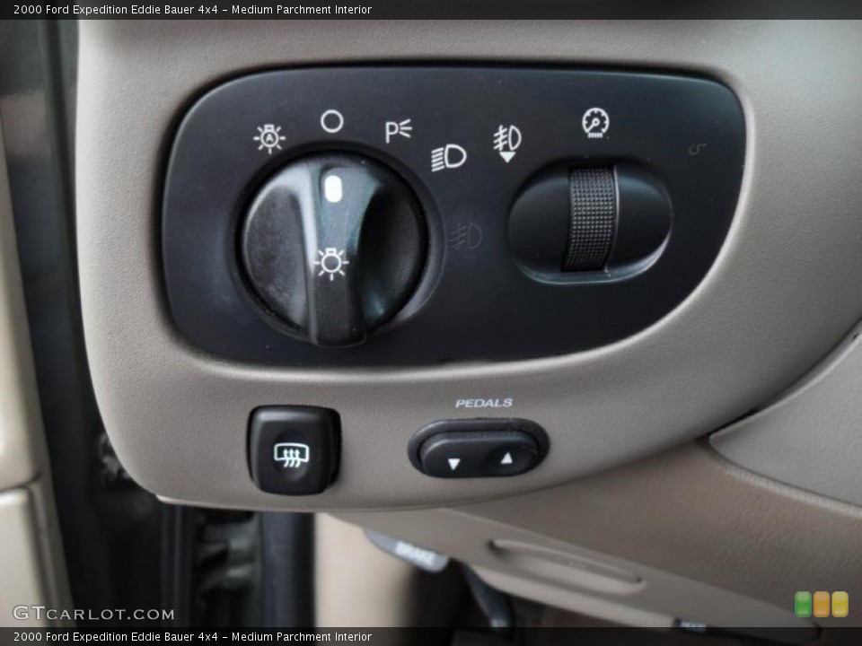 Medium Parchment Interior Controls for the 2000 Ford Expedition Eddie Bauer 4x4 #44948937