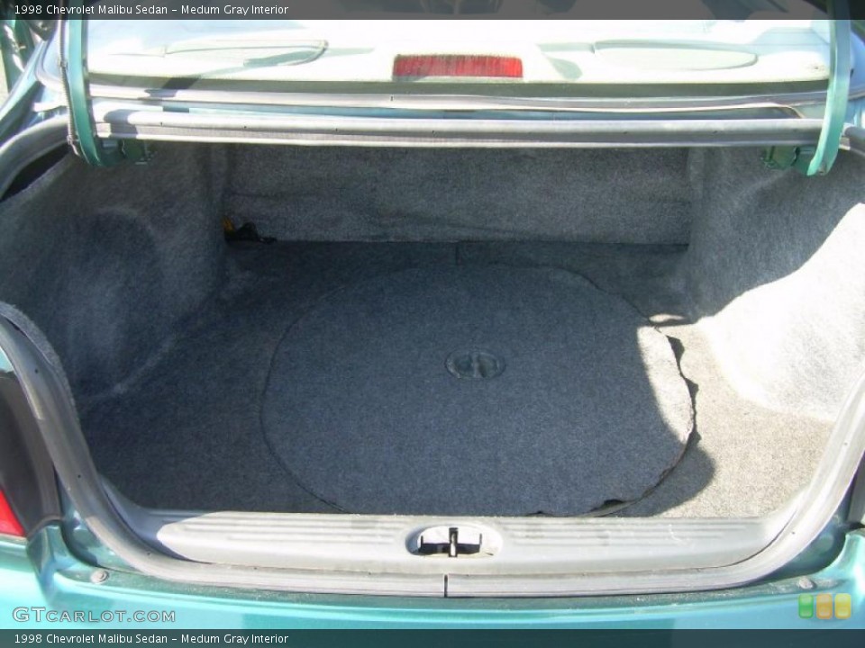 Medum Gray Interior Trunk for the 1998 Chevrolet Malibu Sedan #44953042