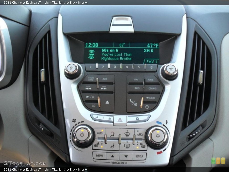 Light Titanium/Jet Black Interior Controls for the 2011 Chevrolet Equinox LT #44971185