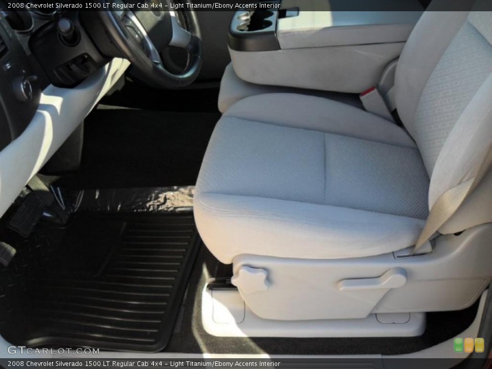 Light Titanium/Ebony Accents Interior Photo for the 2008 Chevrolet Silverado 1500 LT Regular Cab 4x4 #44973977