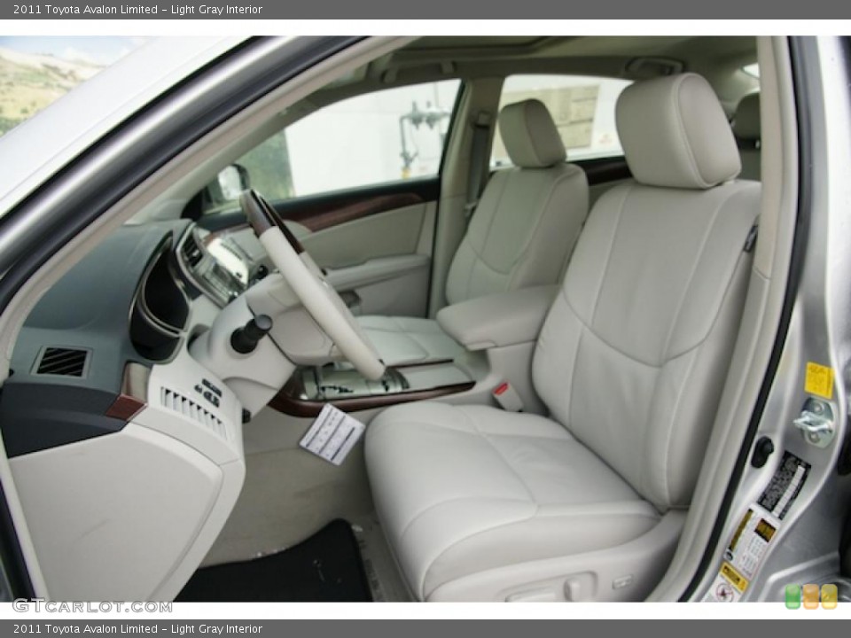Light Gray Interior Photo for the 2011 Toyota Avalon Limited #44982037