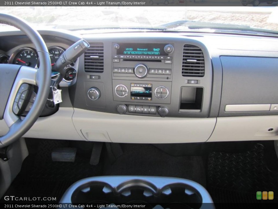 Light Titanium/Ebony Interior Controls for the 2011 Chevrolet Silverado 2500HD LT Crew Cab 4x4 #44983918