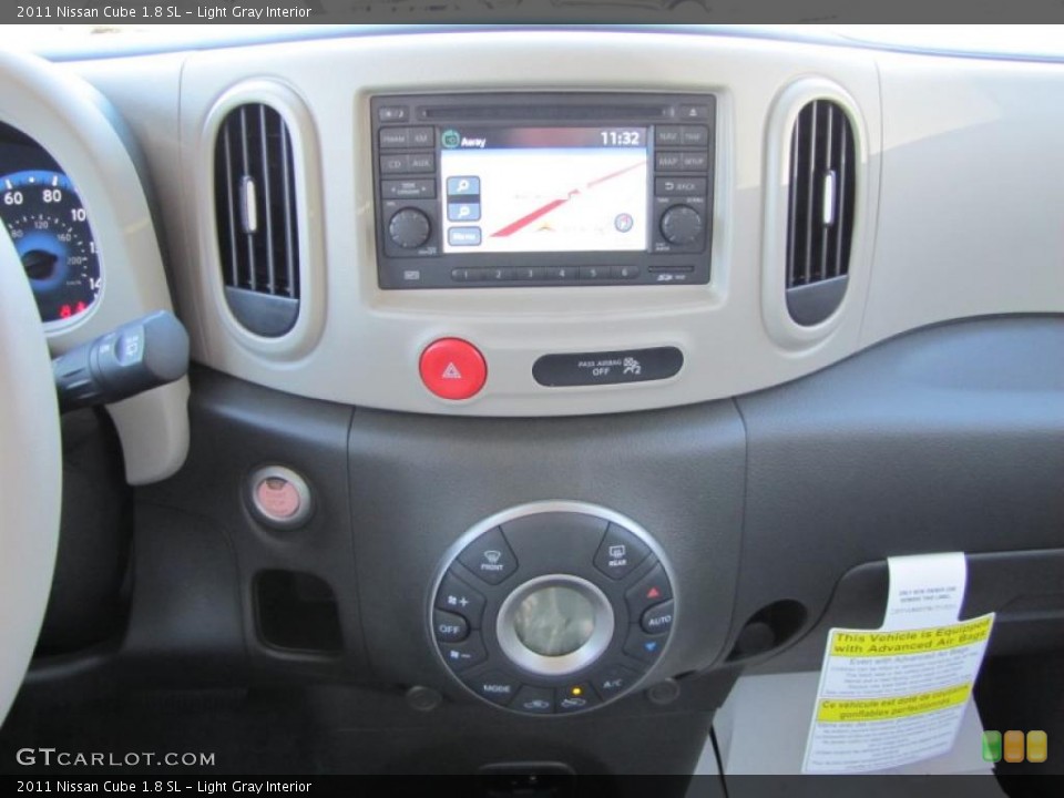 Light Gray Interior Controls for the 2011 Nissan Cube 1.8 SL #44987110