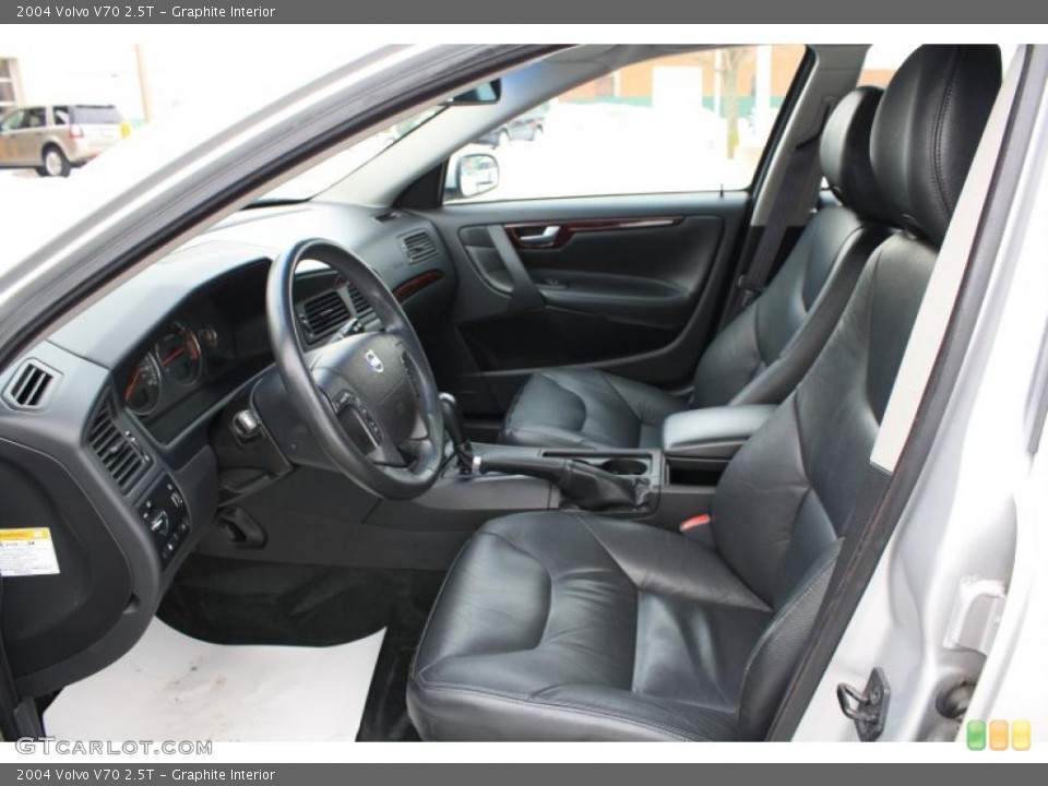 Graphite Interior Photo for the 2004 Volvo V70 2.5T #44989314