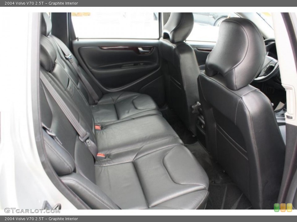 Graphite Interior Photo for the 2004 Volvo V70 2.5T #44989470