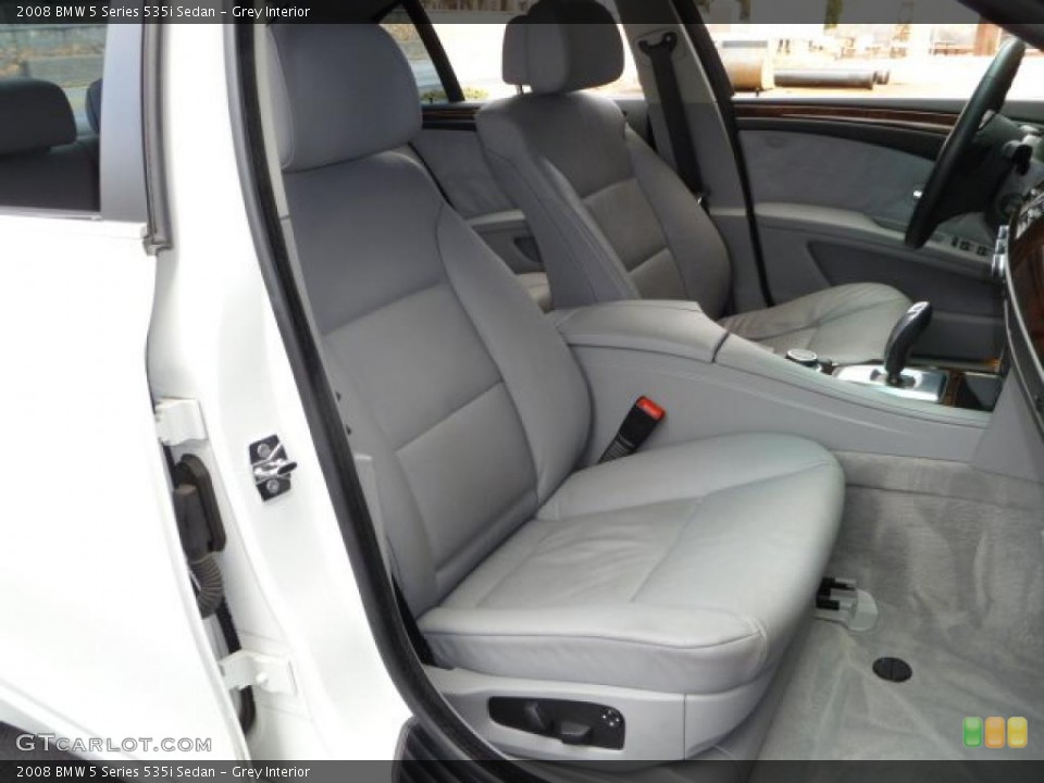 Grey Interior Photo for the 2008 BMW 5 Series 535i Sedan #45000730