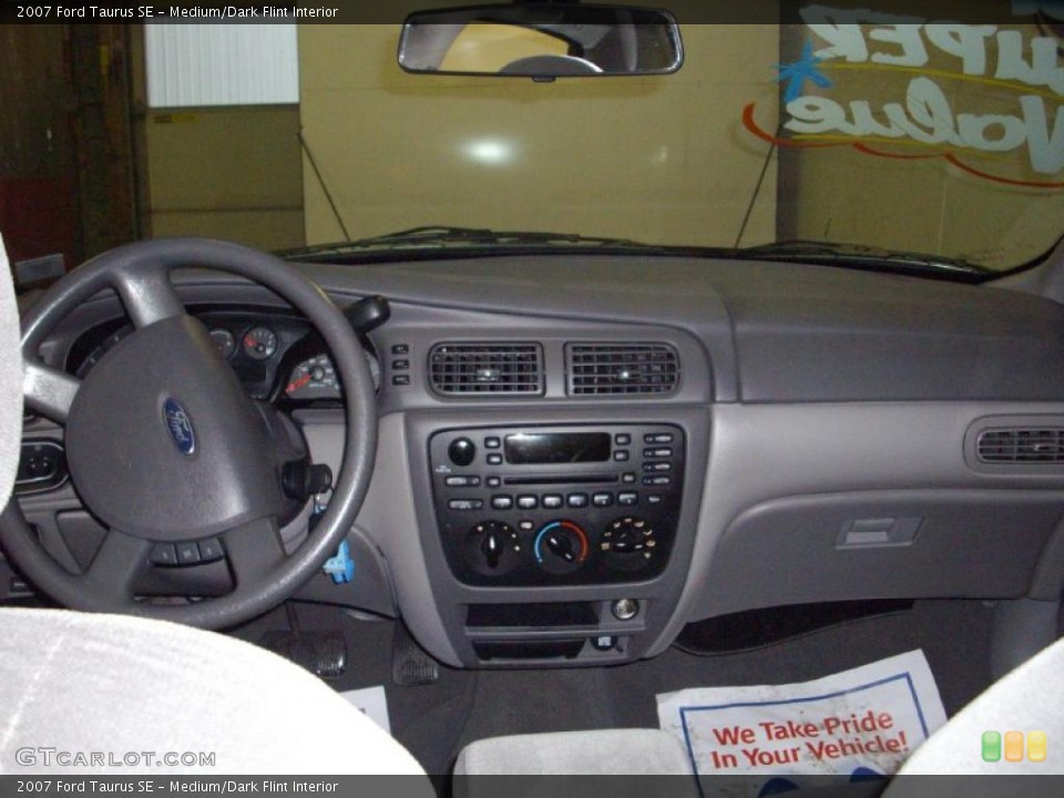 Medium/Dark Flint Interior Dashboard for the 2007 Ford Taurus SE #45010165