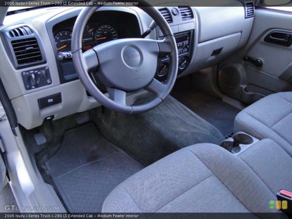 Medium Pewter Interior Photo for the 2006 Isuzu i-Series Truck i-280 LS Extended Cab #45027093