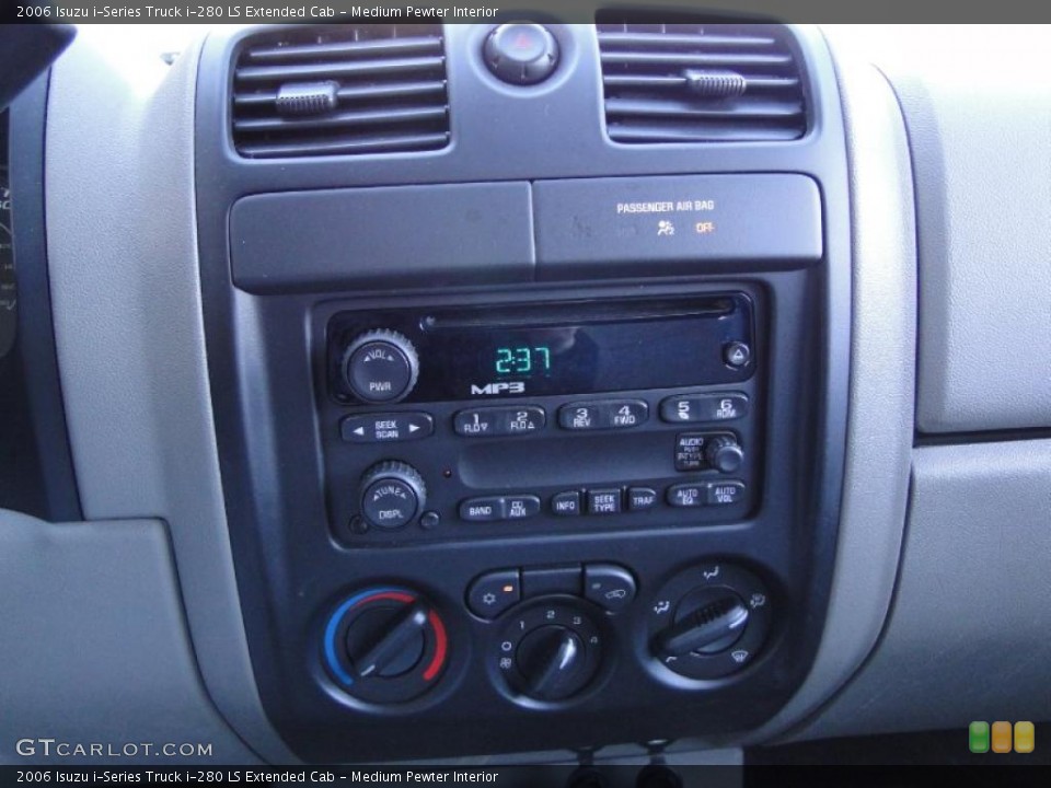 Medium Pewter Interior Controls for the 2006 Isuzu i-Series Truck i-280 LS Extended Cab #45027205