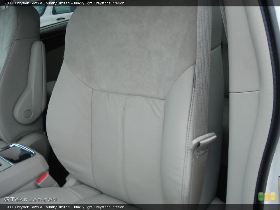 Black/Light Graystone Interior Photo for the 2011 Chrysler Town & Country Limited #45029021