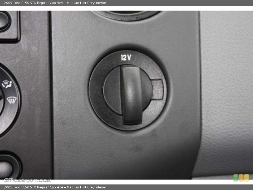 Medium Flint Grey Interior Controls for the 2005 Ford F150 STX Regular Cab 4x4 #45042637