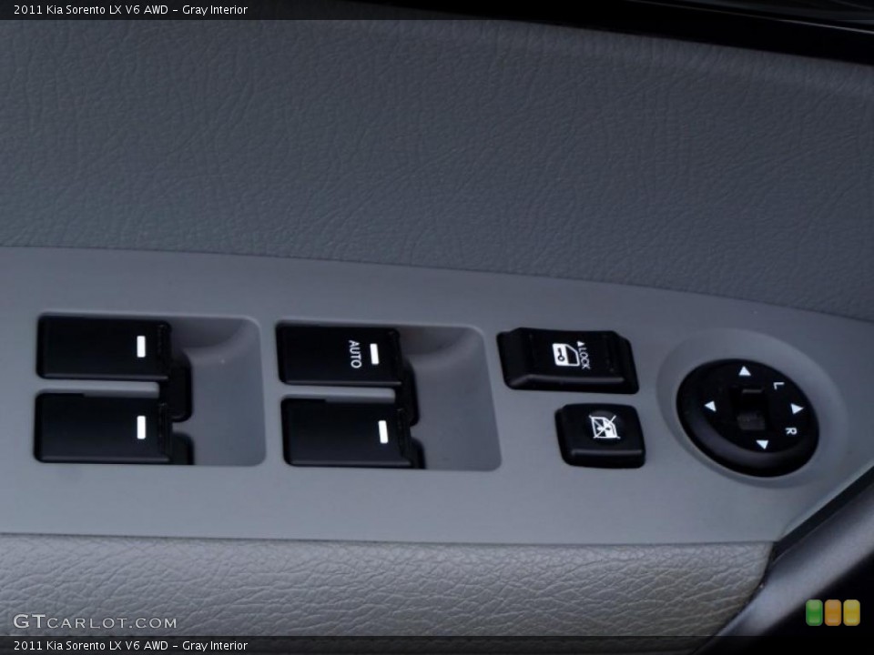 Gray Interior Controls for the 2011 Kia Sorento LX V6 AWD #45053265