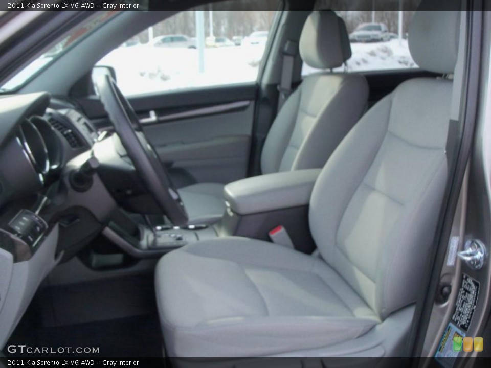 Gray Interior Photo for the 2011 Kia Sorento LX V6 AWD #45053341