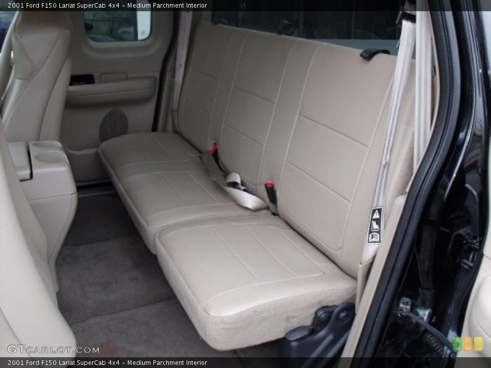 Medium Parchment Interior Photo for the 2001 Ford F150 Lariat SuperCab 4x4 #45059977