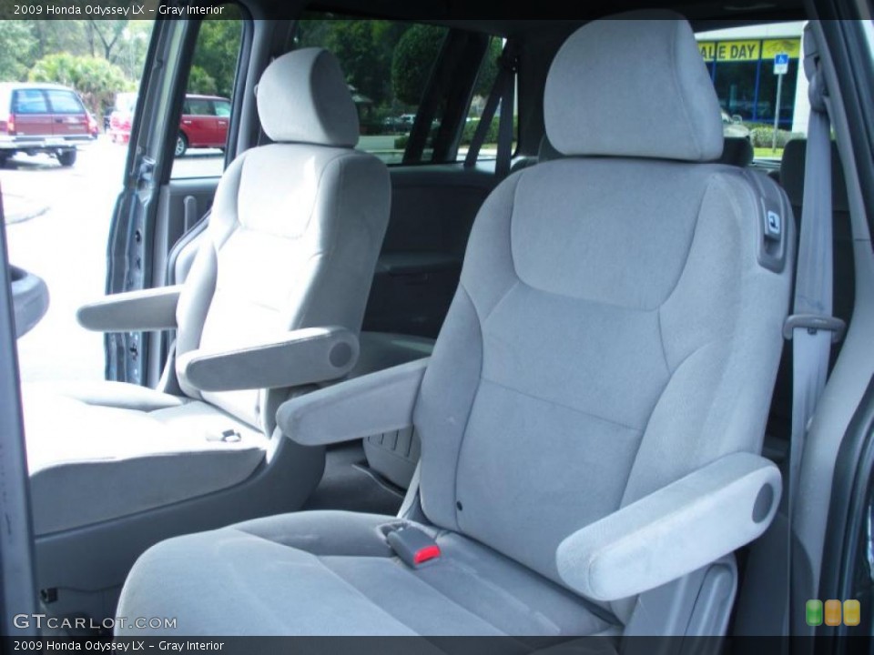 Gray Interior Photo for the 2009 Honda Odyssey LX #45060549