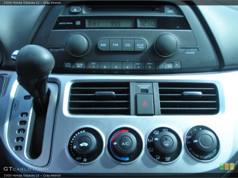 Gray Interior Controls for the 2009 Honda Odyssey LX #45060677