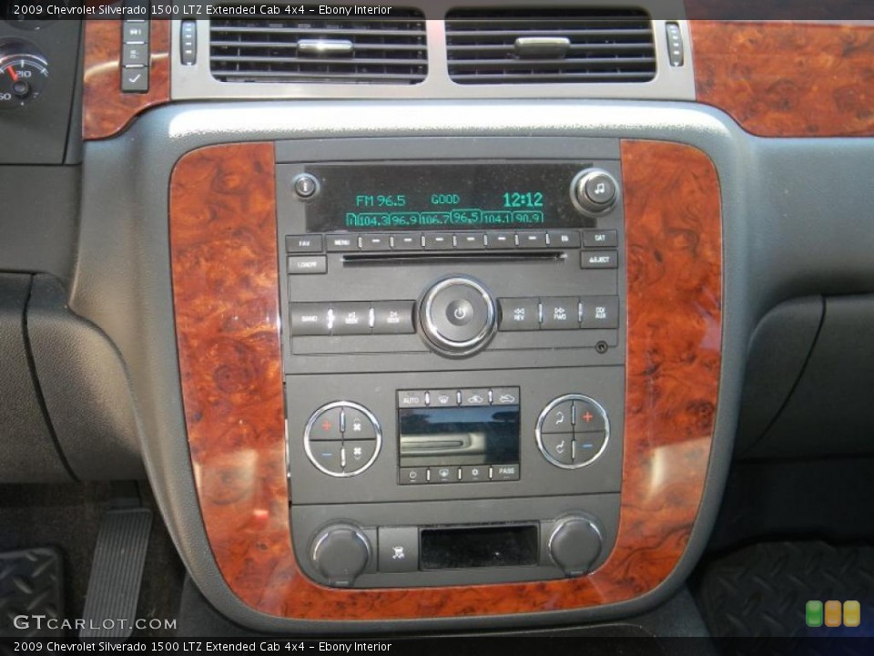 Ebony Interior Controls for the 2009 Chevrolet Silverado 1500 LTZ Extended Cab 4x4 #45065329