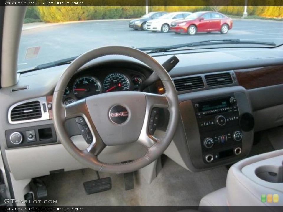 Light Titanium Interior Dashboard for the 2007 GMC Yukon SLE #45068173