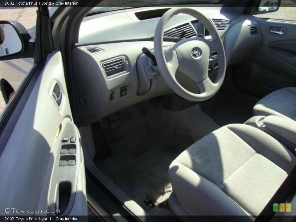 Gray Interior Photo for the 2002 Toyota Prius Hybrid #45070521