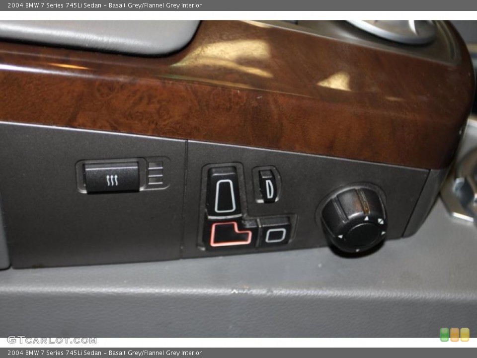 Basalt Grey/Flannel Grey Interior Controls for the 2004 BMW 7 Series 745Li Sedan #45073057