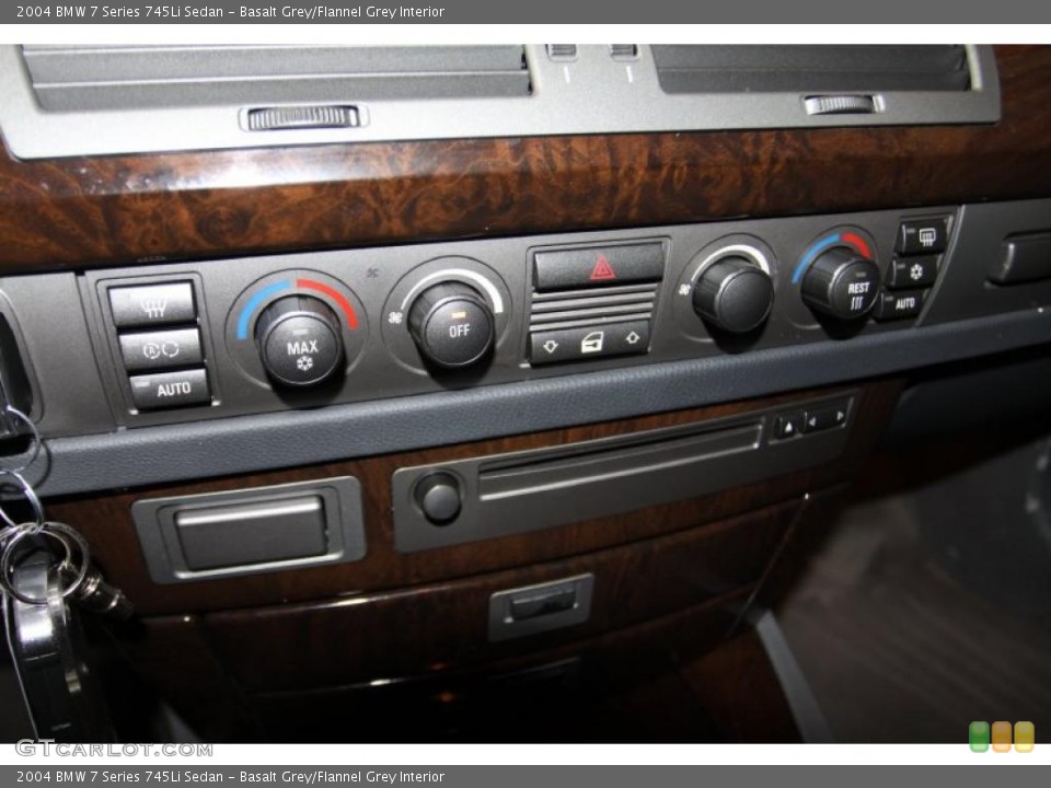 Basalt Grey/Flannel Grey Interior Controls for the 2004 BMW 7 Series 745Li Sedan #45073125