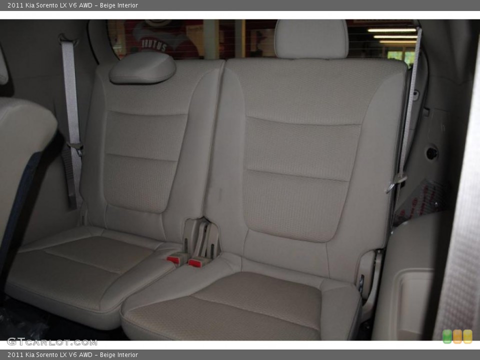 Beige Interior Photo for the 2011 Kia Sorento LX V6 AWD #45073473