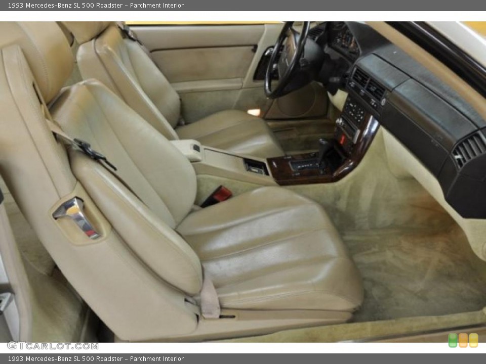Parchment Interior Photo for the 1993 Mercedes-Benz SL 500 Roadster #45084459