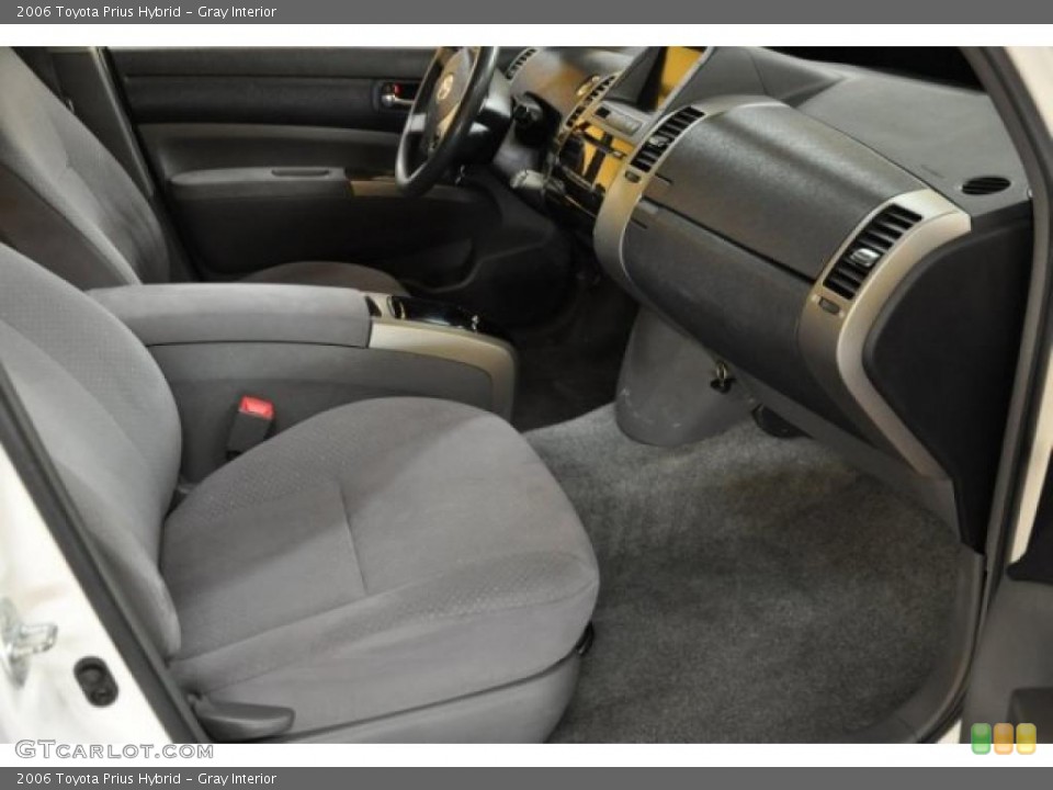 Gray Interior Photo for the 2006 Toyota Prius Hybrid #45085845