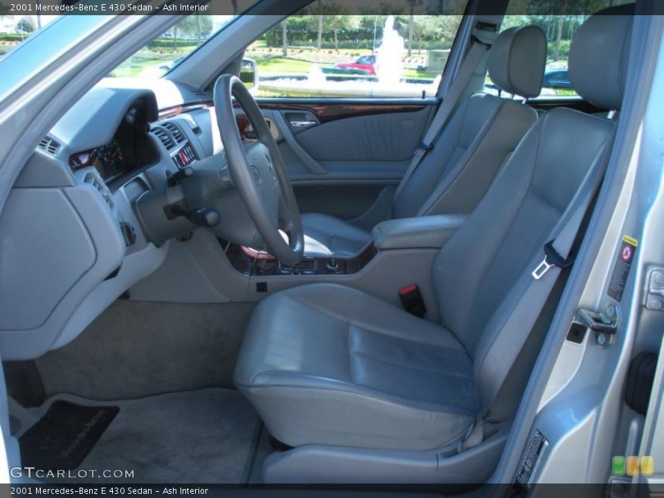 Ash Interior Photo for the 2001 Mercedes-Benz E 430 Sedan #45086222