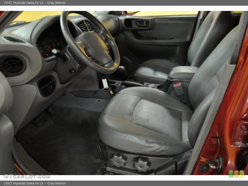 Gray Interior Photo for the 2002 Hyundai Santa Fe LX #45086601