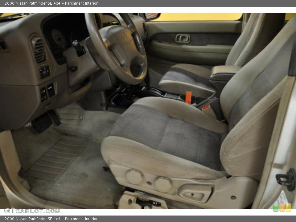 Parchment Interior Photo for the 2000 Nissan Pathfinder SE 4x4 #45087553