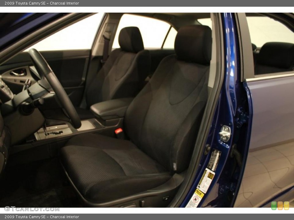 Charcoal Interior Photo for the 2009 Toyota Camry SE #45093657