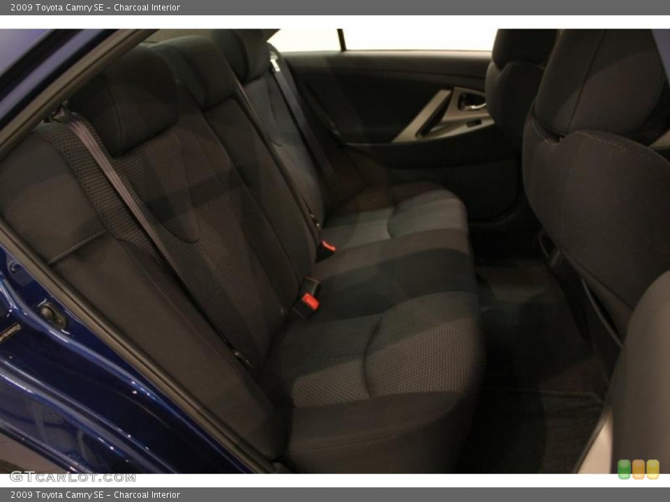 Charcoal Interior Photo for the 2009 Toyota Camry SE #45093733