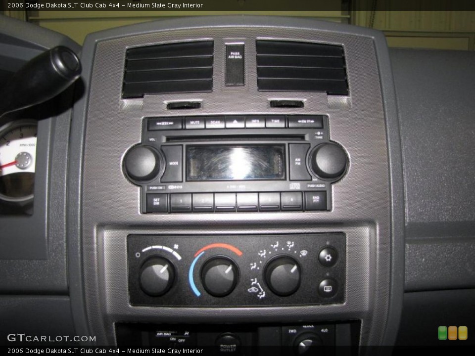 Medium Slate Gray Interior Controls for the 2006 Dodge Dakota SLT Club Cab 4x4 #45094869