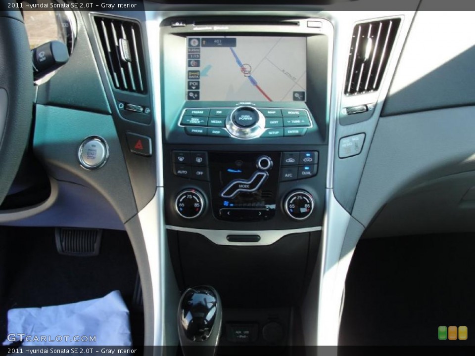 Gray Interior Controls for the 2011 Hyundai Sonata SE 2.0T #45097908