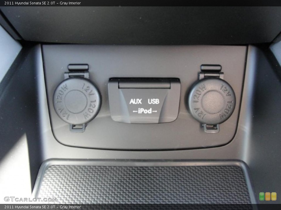 Gray Interior Controls for the 2011 Hyundai Sonata SE 2.0T #45097938