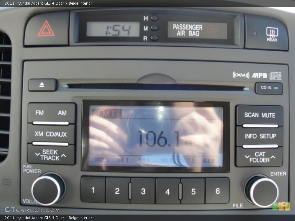 Beige Interior Controls for the 2011 Hyundai Accent GLS 4 Door #45100954