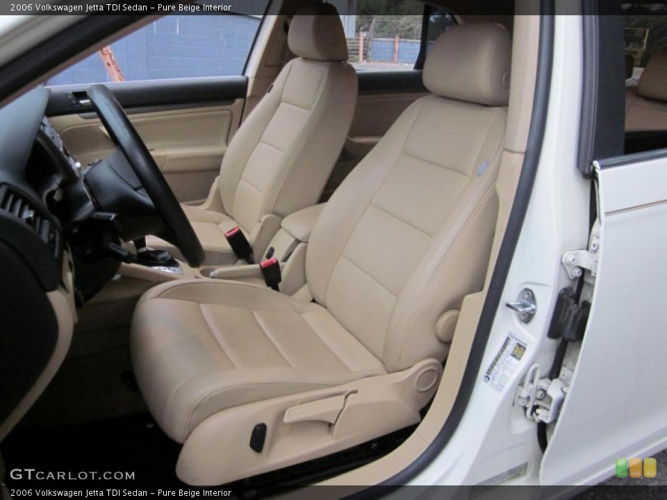 Pure Beige Interior Photo for the 2006 Volkswagen Jetta TDI Sedan #45108968