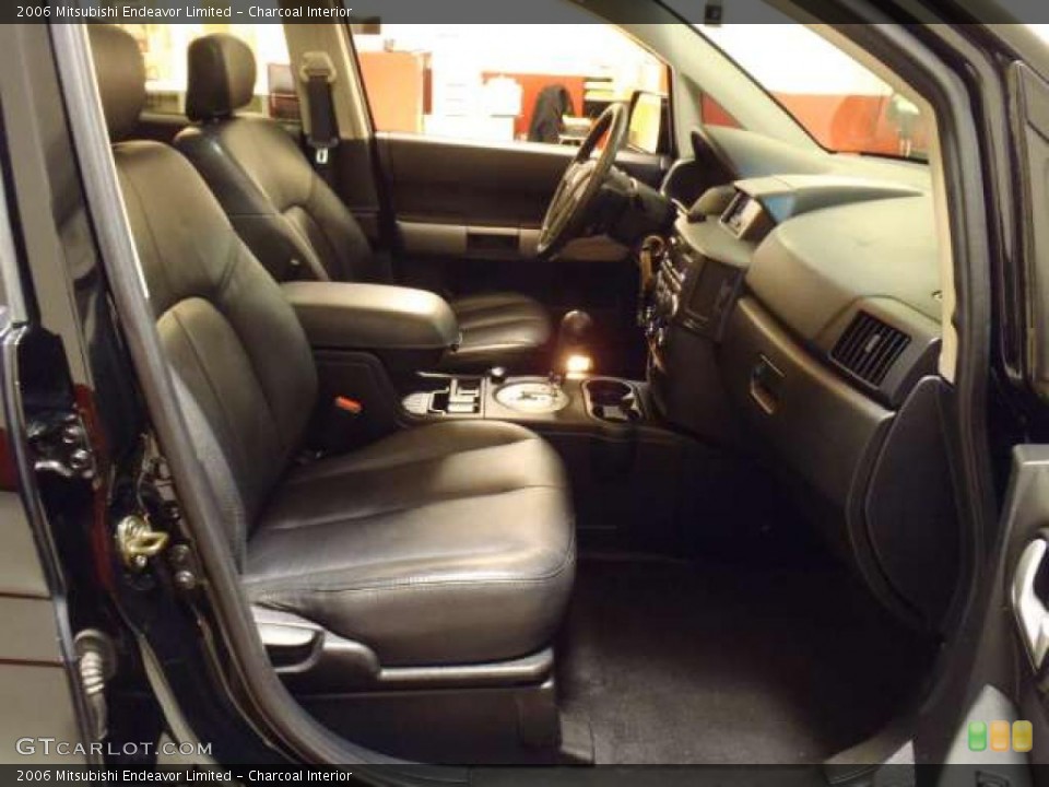 Charcoal Interior Photo for the 2006 Mitsubishi Endeavor Limited #45109004
