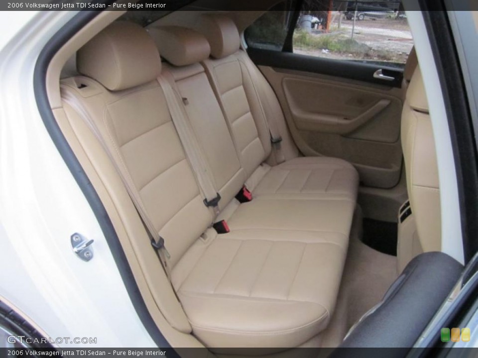 Pure Beige Interior Photo for the 2006 Volkswagen Jetta TDI Sedan #45109008