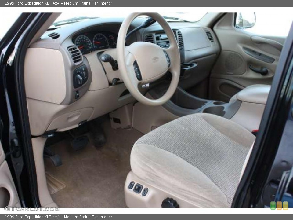 Medium Prairie Tan Interior Photo for the 1999 Ford Expedition XLT 4x4 #45109432