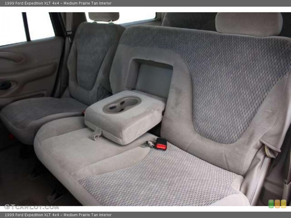 Medium Prairie Tan Interior Photo for the 1999 Ford Expedition XLT 4x4 #45109606
