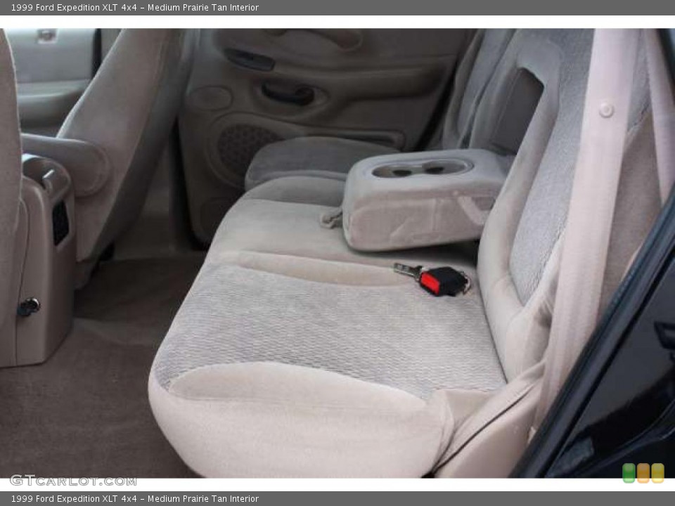 Medium Prairie Tan Interior Photo for the 1999 Ford Expedition XLT 4x4 #45109622