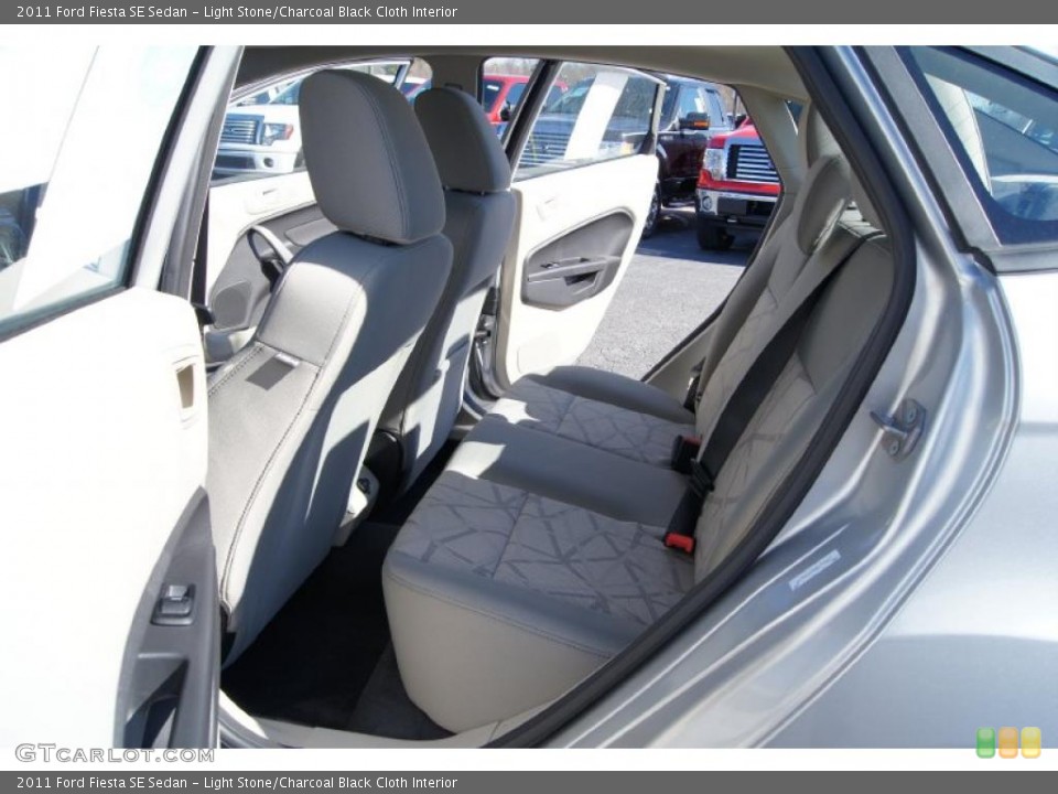 Light Stone/Charcoal Black Cloth Interior Photo for the 2011 Ford Fiesta SE Sedan #45114293