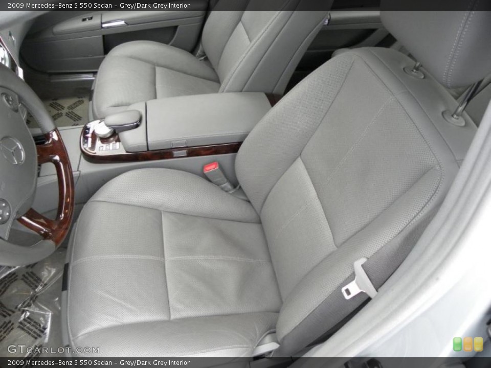 Grey/Dark Grey Interior Photo for the 2009 Mercedes-Benz S 550 Sedan #45125230