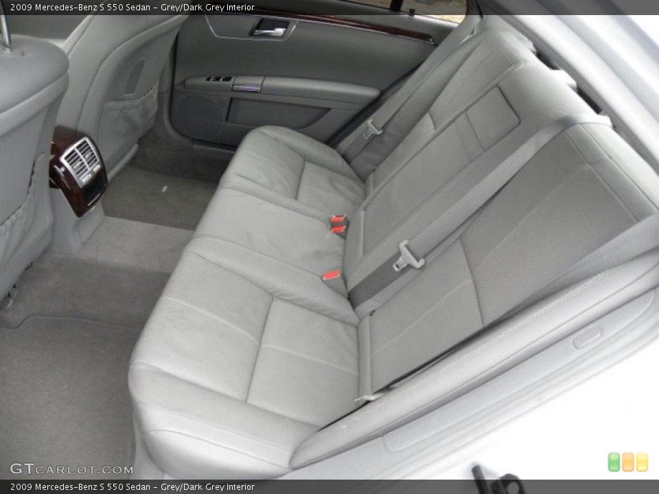 Grey/Dark Grey Interior Photo for the 2009 Mercedes-Benz S 550 Sedan #45125262