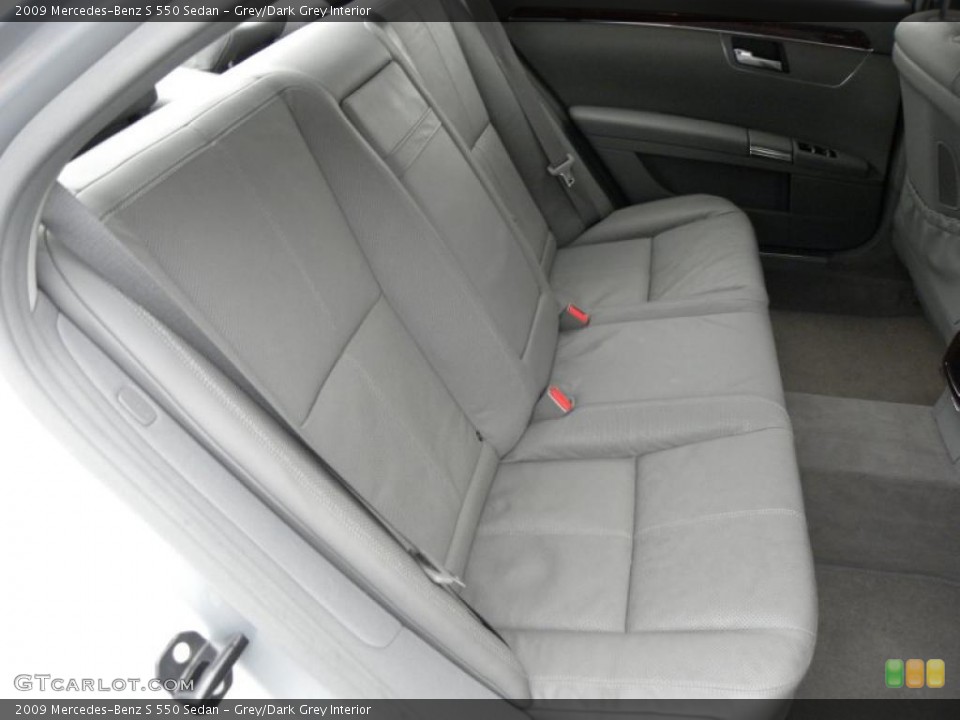 Grey/Dark Grey Interior Photo for the 2009 Mercedes-Benz S 550 Sedan #45125314